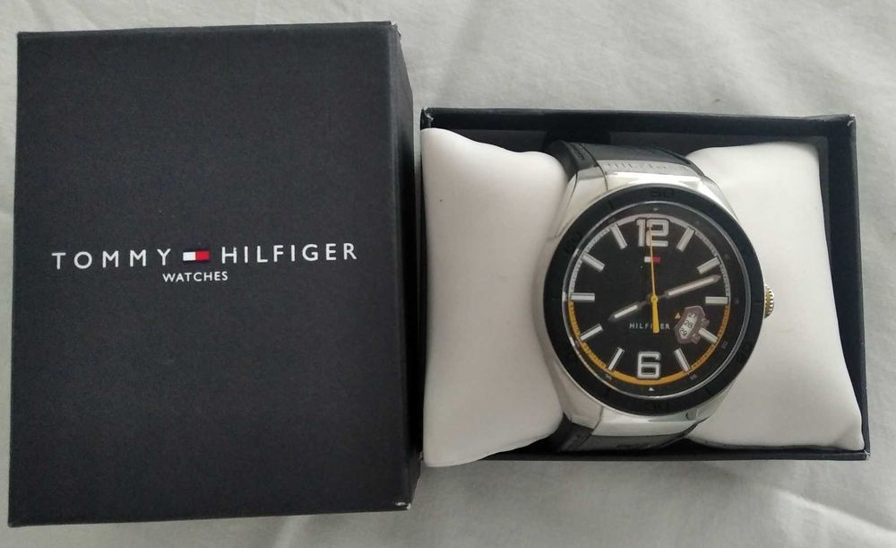 Relógio desportivo Tommy Hilfiger (como novo) - Portes incluídos