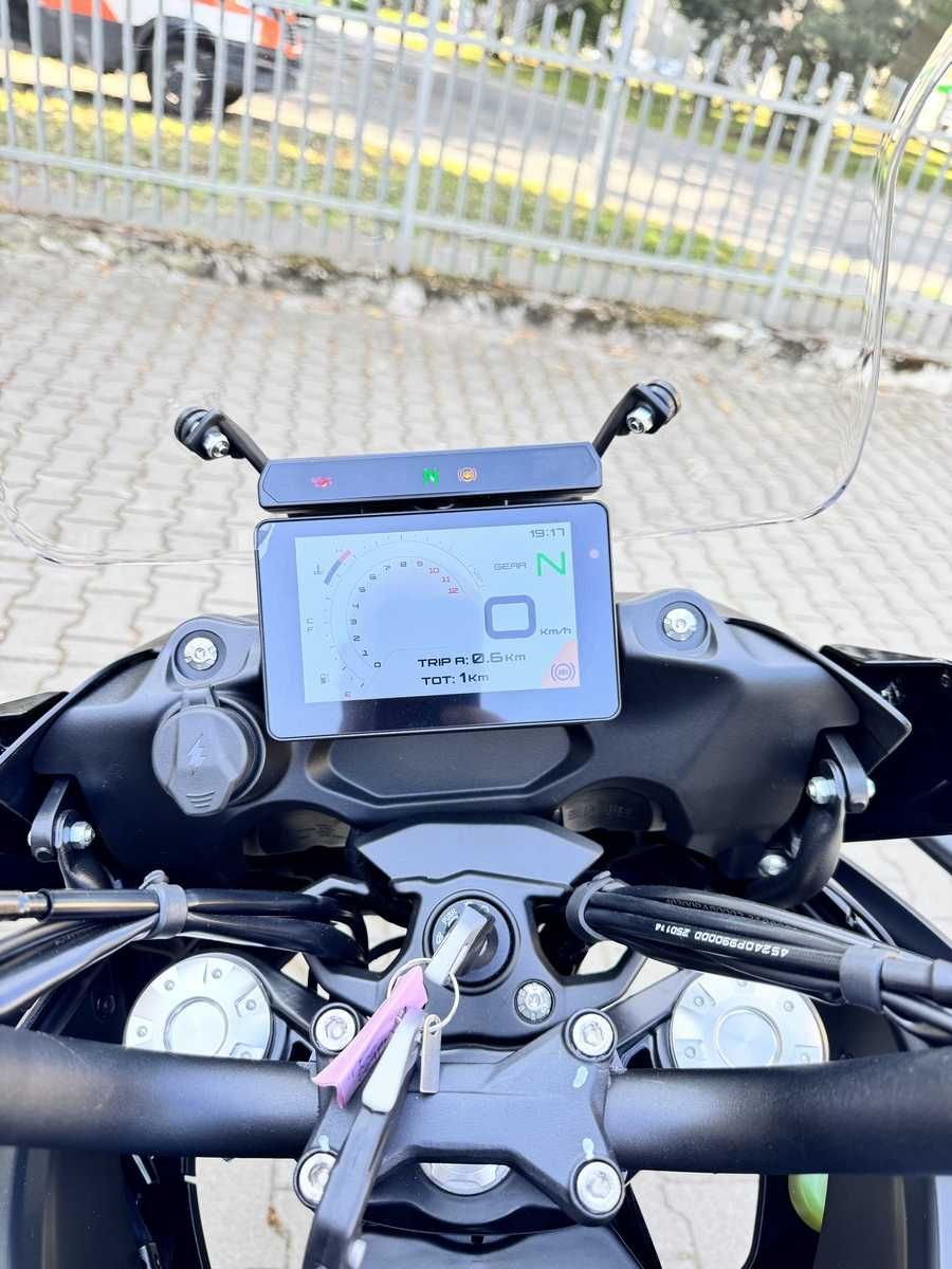 Benelli TRK 702 +kufry abs