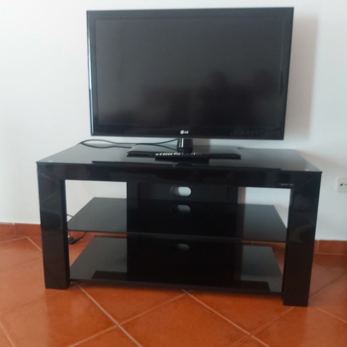 Televisão LG LCD 40" com móvel TV