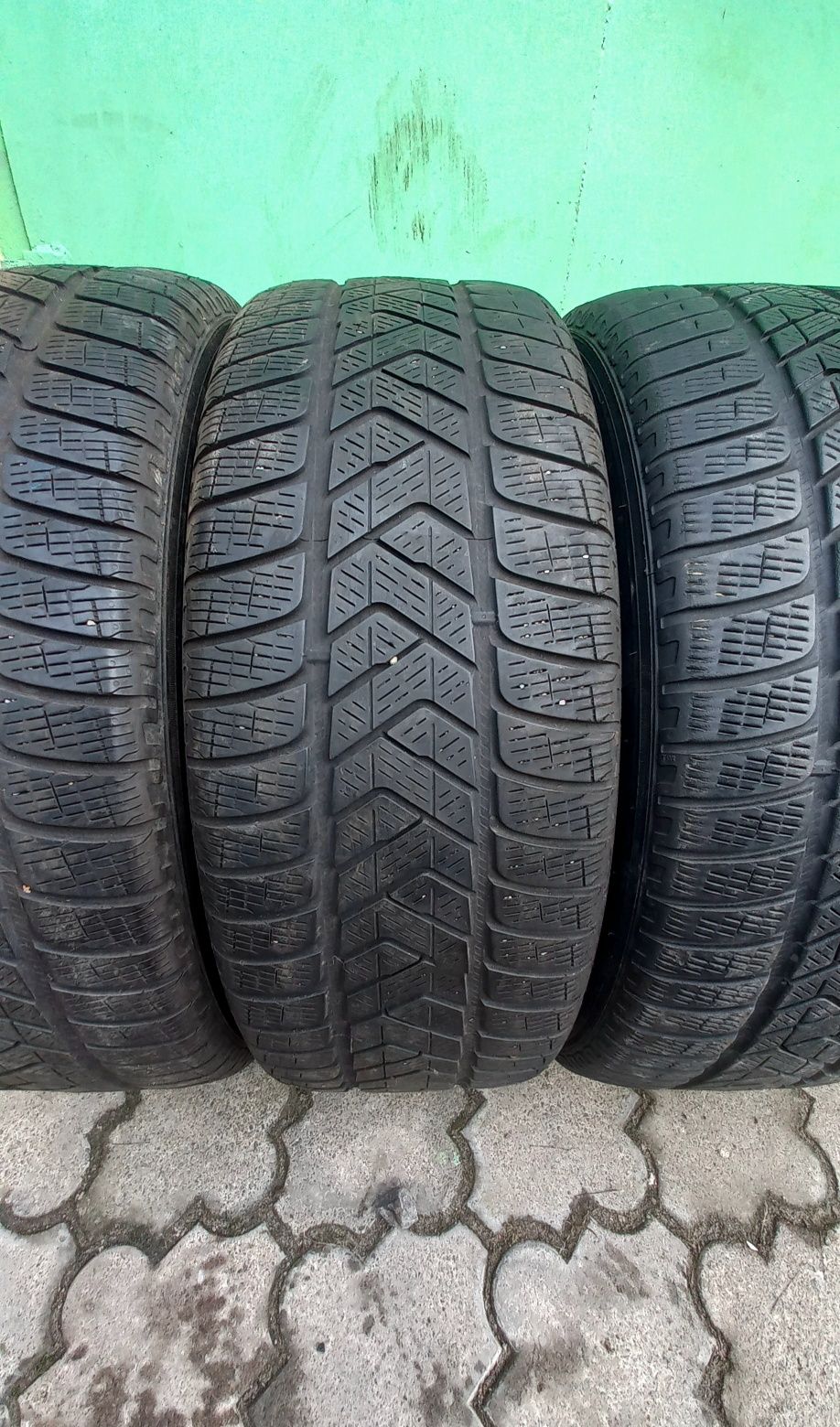 Шини всесезонні m+s 4шт R18 235/60/18 Pirelli Scorpion