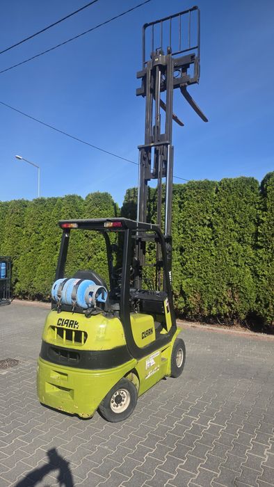 Wózek widłowy Clark Cmp 15 triplex wolny skok widlak gazowy