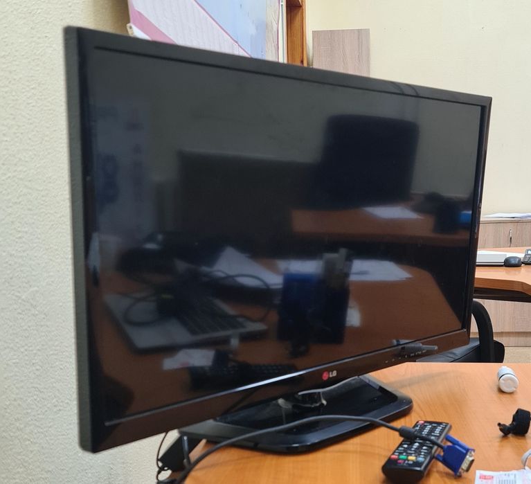 Телевізор LG 29LN450U