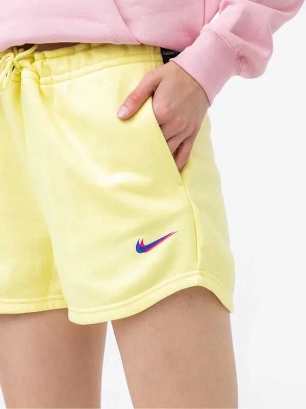 Жіночі спортивні шорти Nike Essential