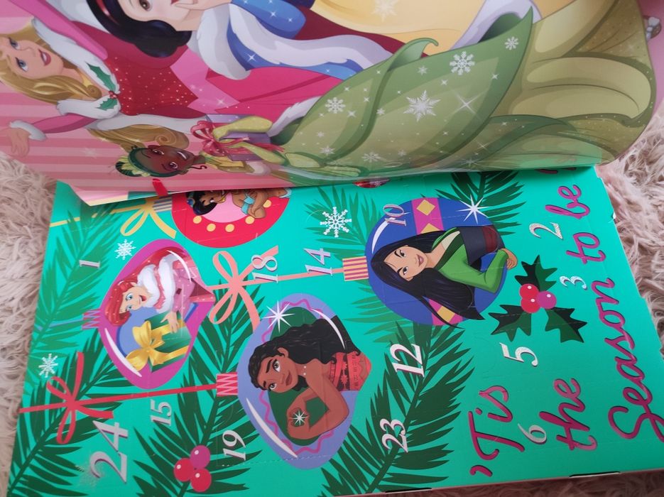 Адвент календар Дісней з косметикою