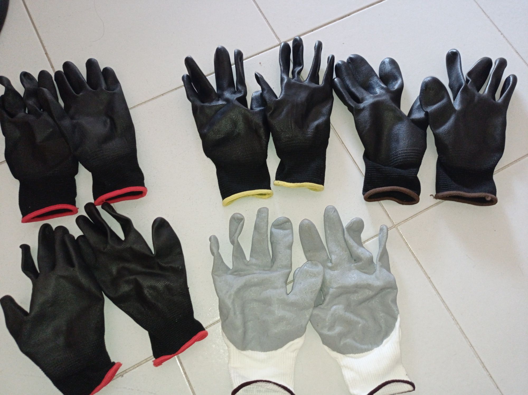 5 luvas de nylon (Novas)