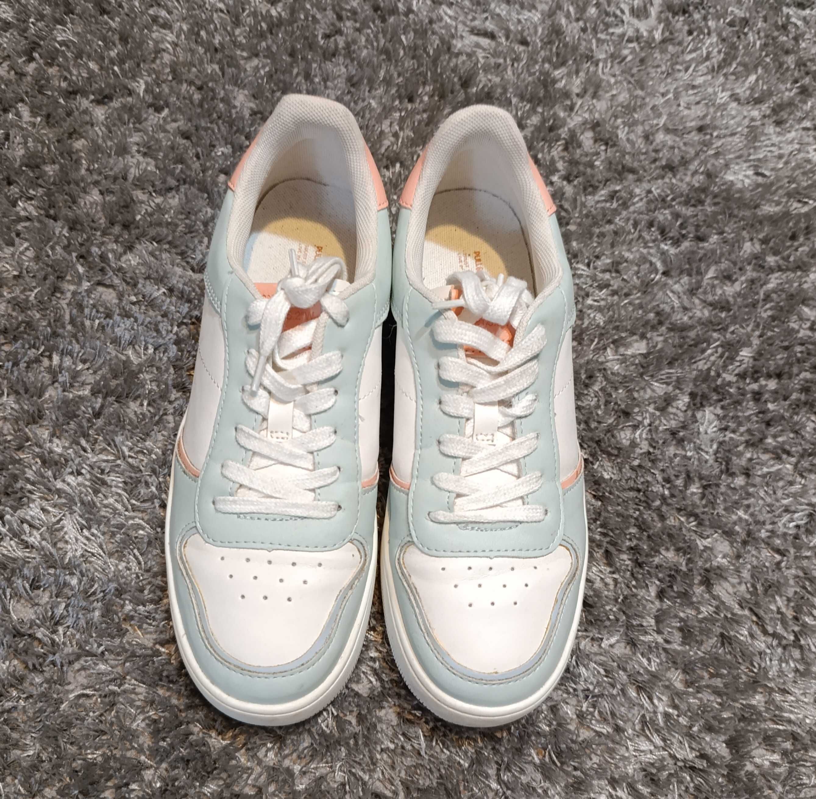 Pull & Bear Pastel Sneakers