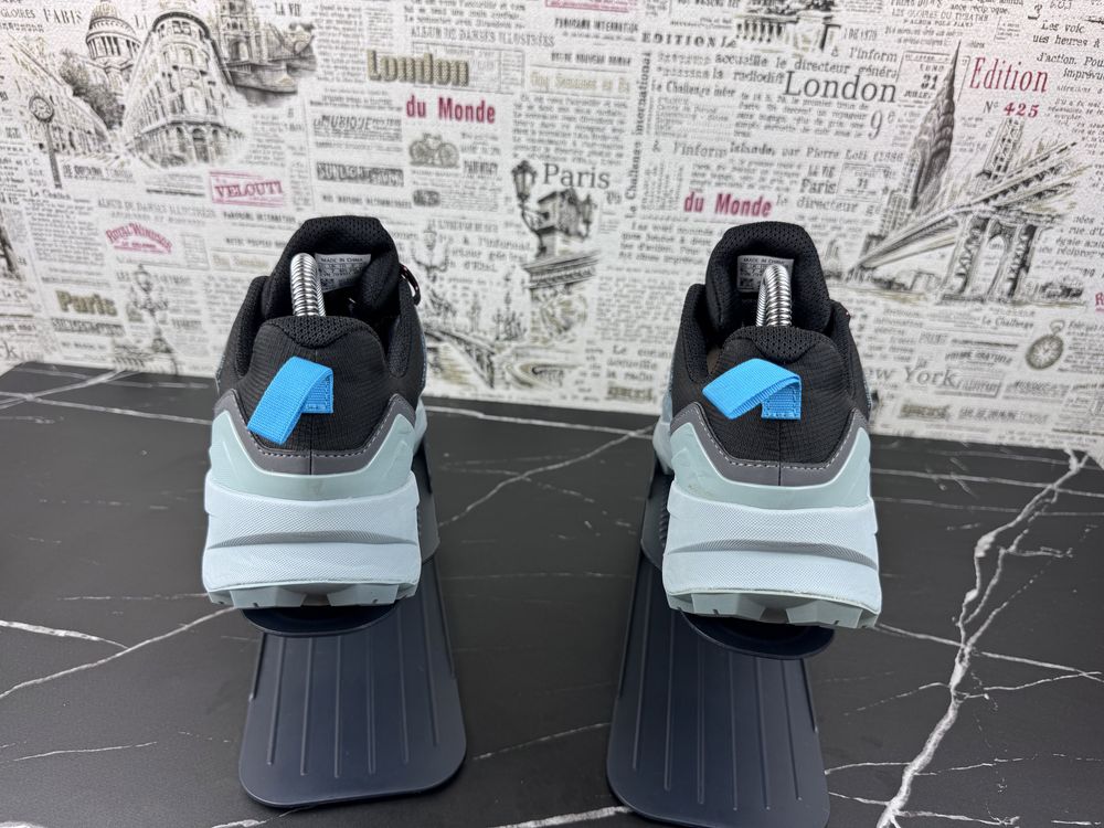 Трекінгові кросівки Adidas Terrex GORE-TEX Розмір 40