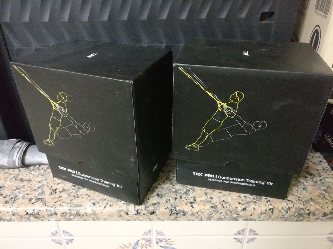 Caixa de TRX com acessórios
