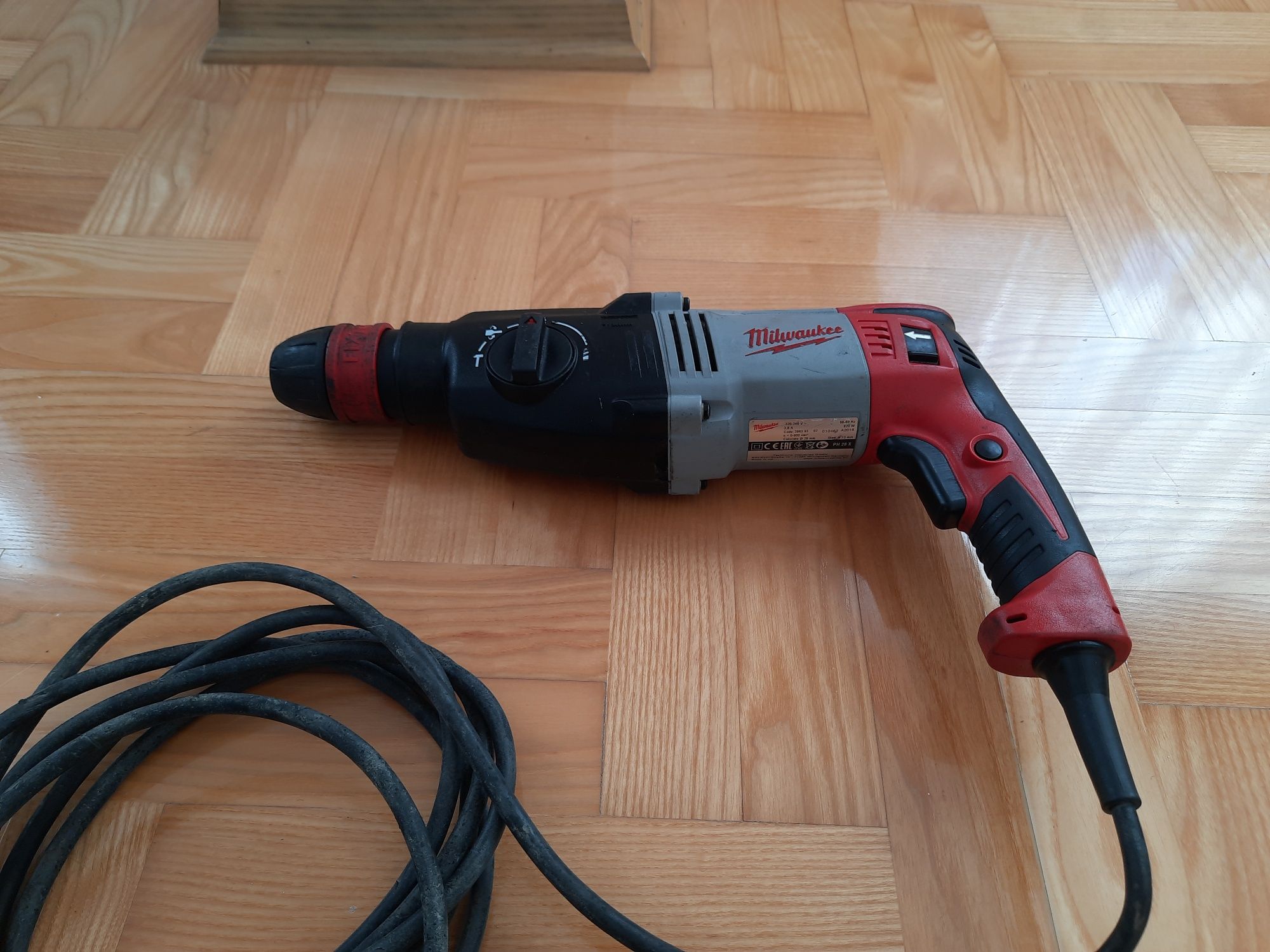 Mlotowiertarka Milwaukee PH 28 X wiertarka dewalt bosch makita 30