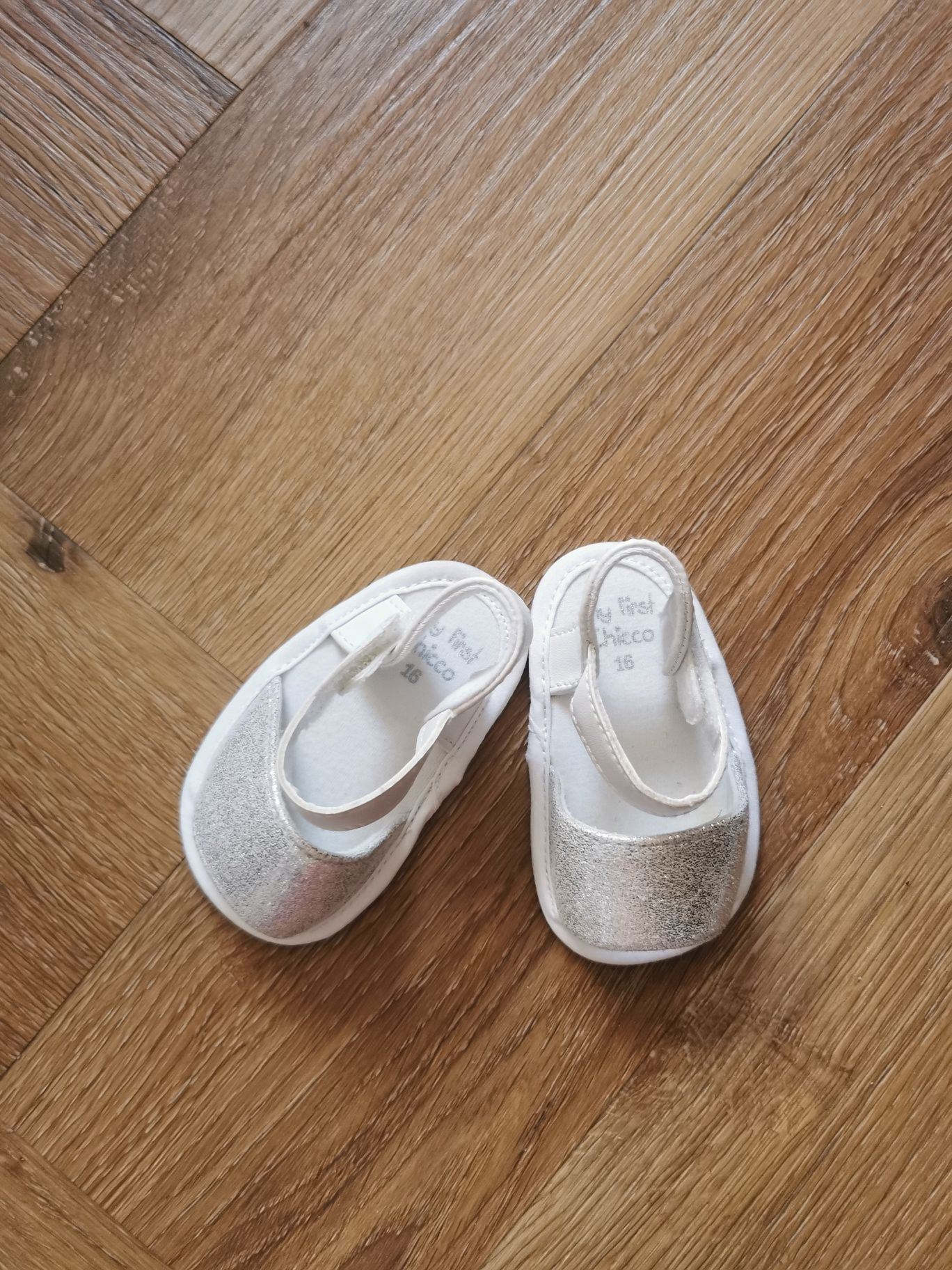 Sandałki sandały dziewczynka niemowlęce rozmiar 16 Chicco