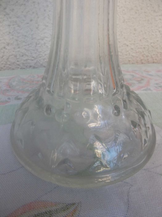 Galheteiro e candeeiro petróleo em vidro / Glass cruet & oil lamp
