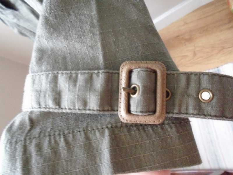 Casaco gabardine estilo militar verde seco