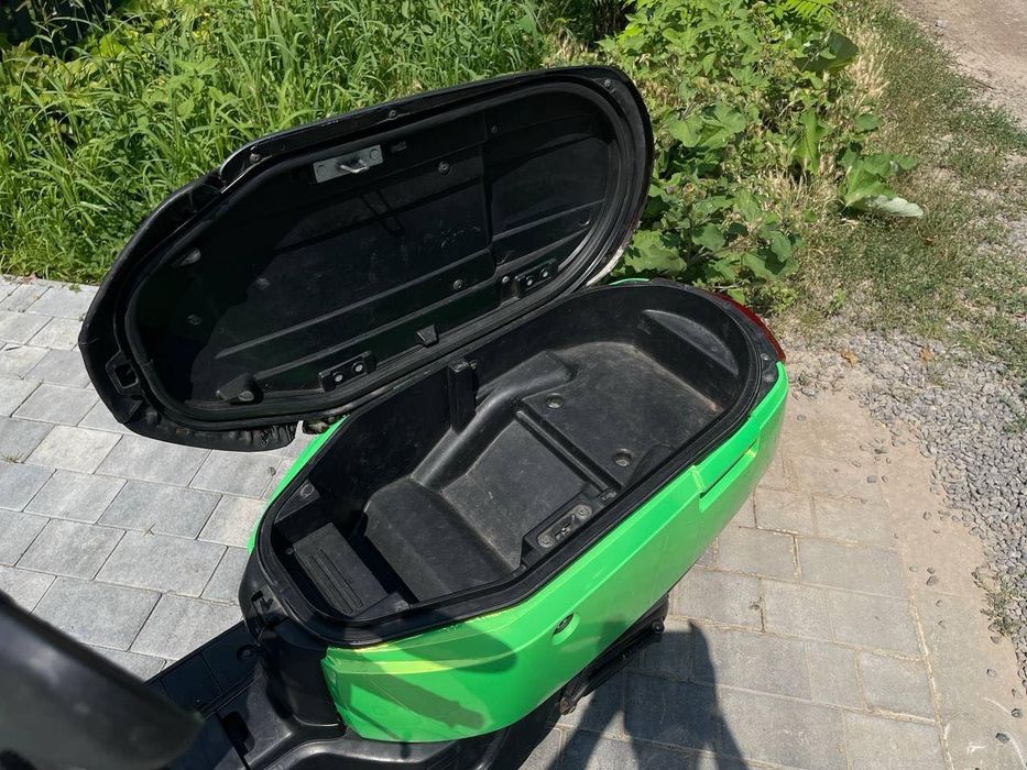 ямаха вокс мерседес среди скутеров мопед