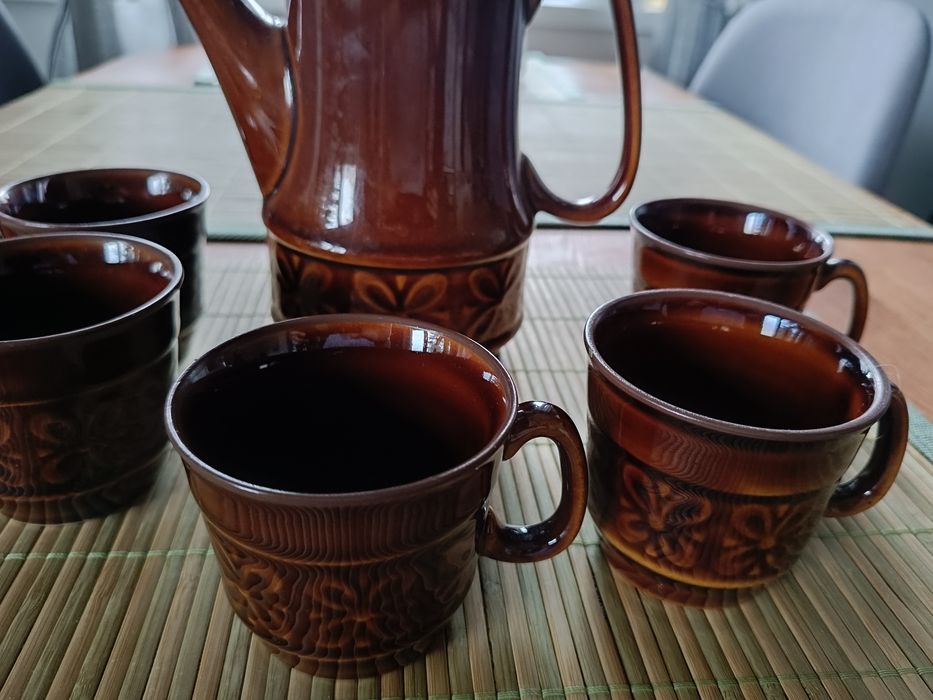 Komplet z kamionki dzbanek i 5 filiżanek