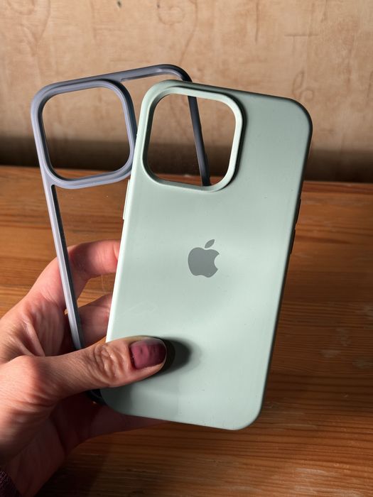 2 etui na iPhone 13 Pro – używane, bardzo dobry stan