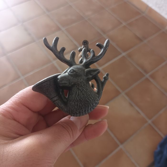 Replica Besta antiga