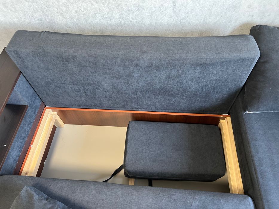 Кутовий диван у гарному стані з нішами для зберігання
