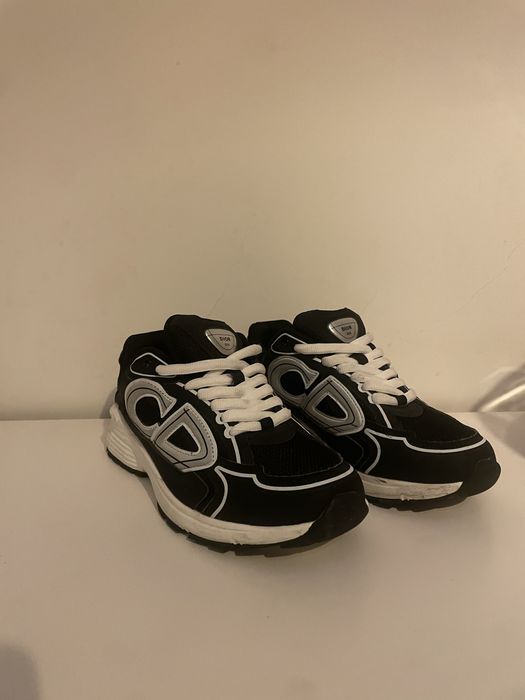 Dior b30 preto e detalhes bracos