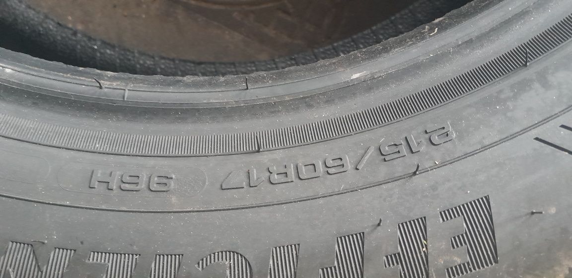 Opony 215/60R17 96H Goodyear Efficient Grip (kpl)