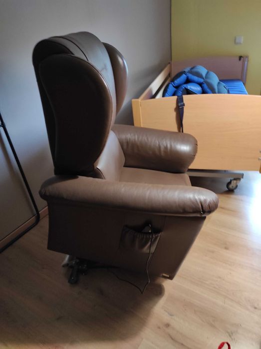 Cadeirão stanah em pele