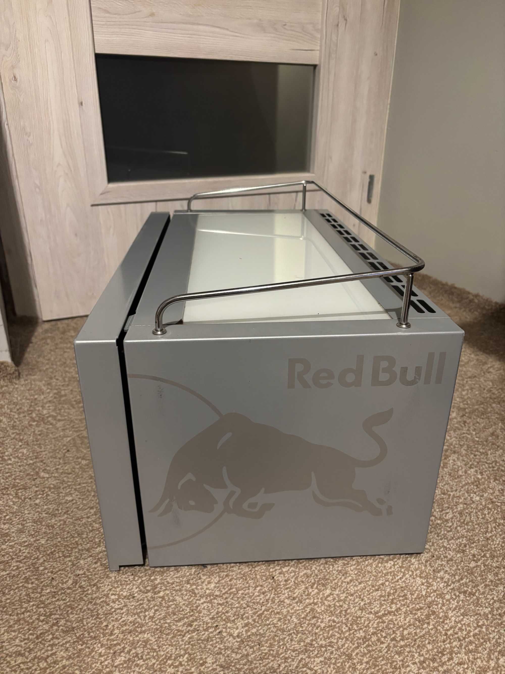Chłodziarka red bull