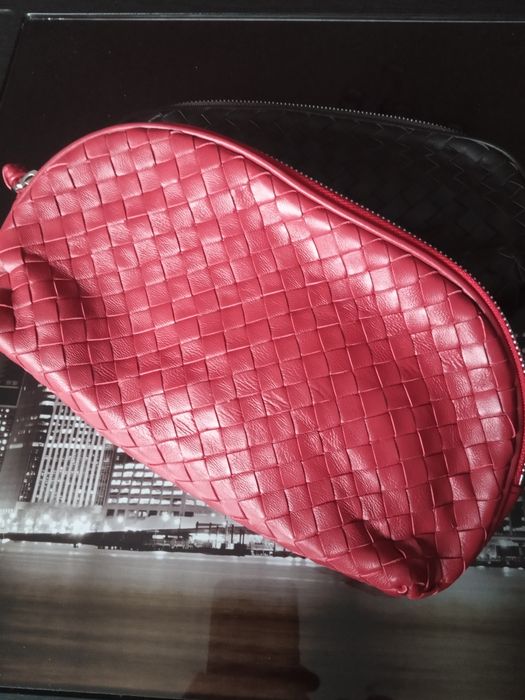 Продам клатч Bottega Veneta