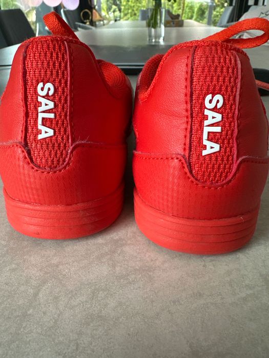 Halówki Adidas rozmiar 33 stan idealny