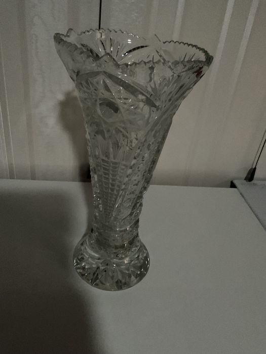 Кришталева ваза Чехія — справжня знахідка