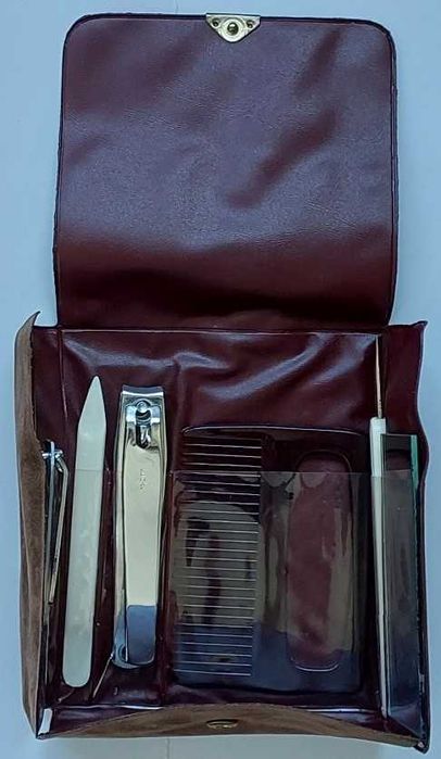 Estojo de Viagem - NOVO.(Unhas, Cabelo, Lima, e Espelho)