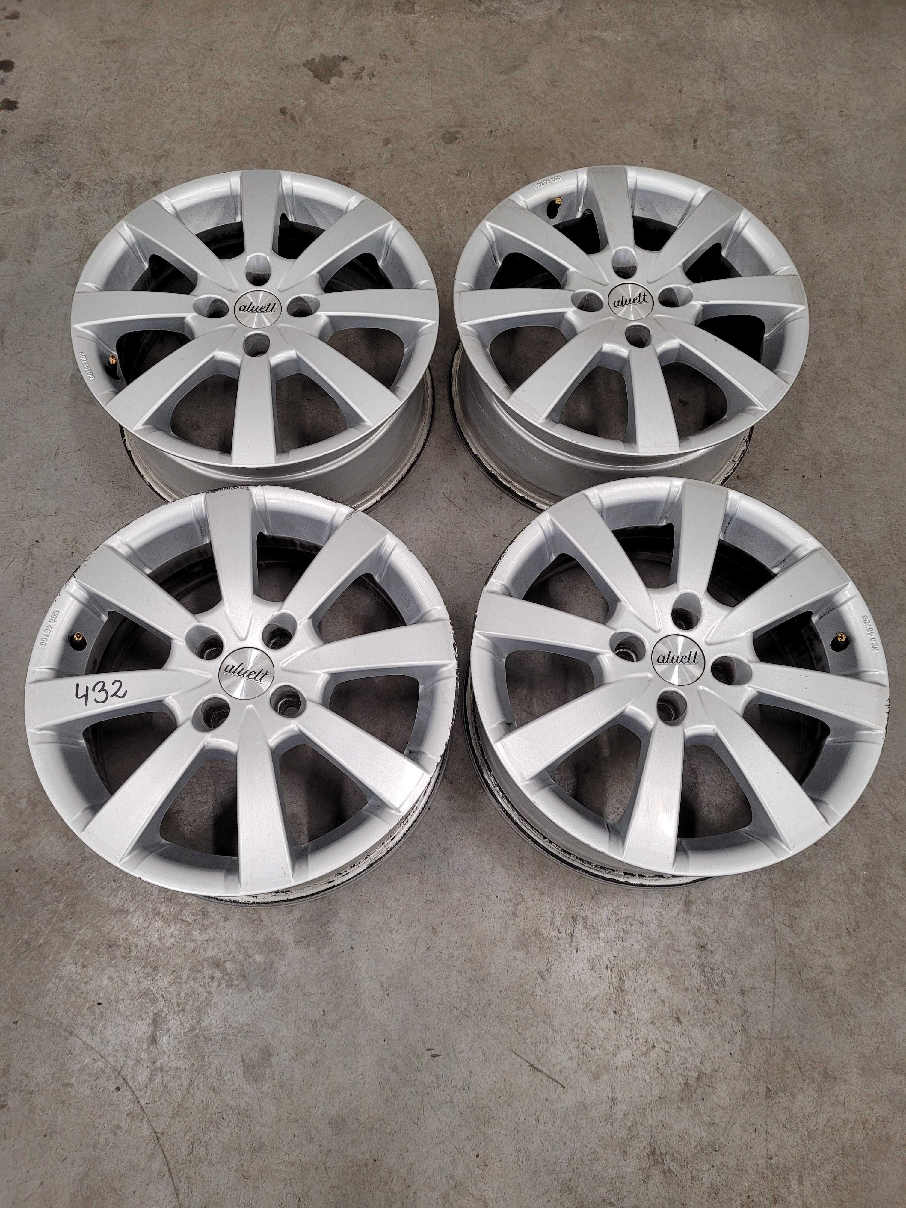 Komplet felg R 16 rozstaw 4x114,3 alufelgi