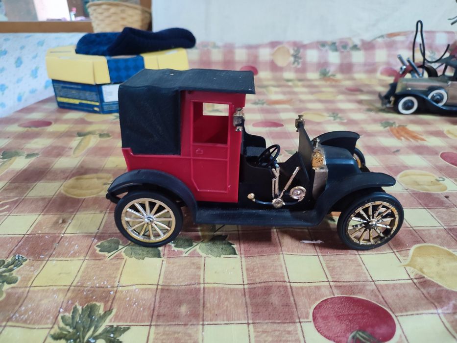 Carro de brinquedo vintage