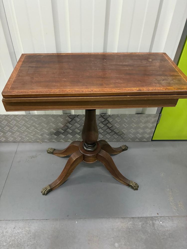 Mesa de jogo madeira