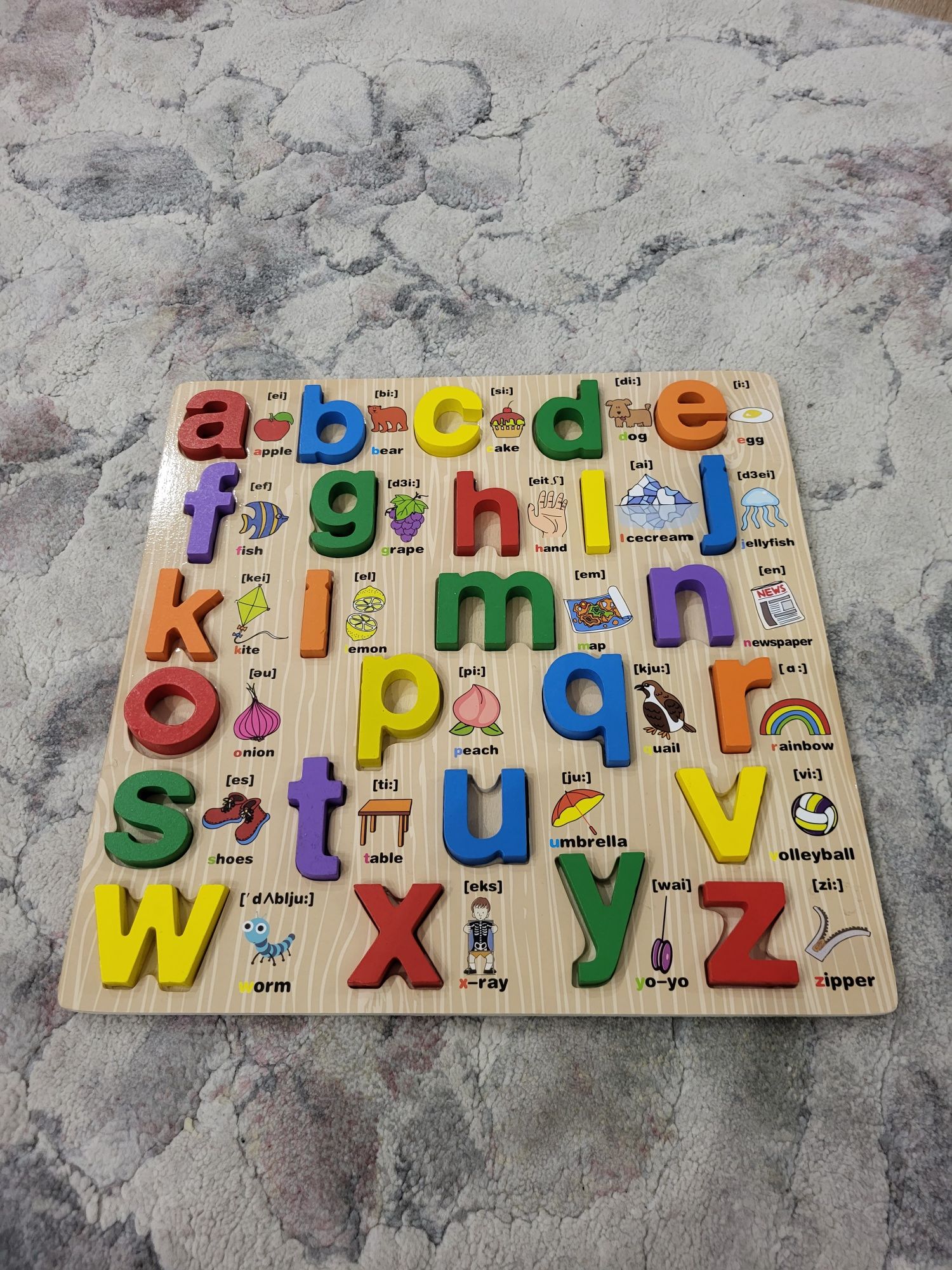 Drewniany alfabet układanka - angielski jak nowa