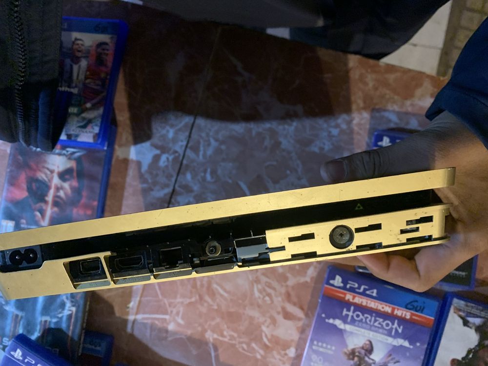 Vendo PS4 com 11jogo