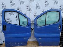 Передні двері Renault Trafic трафік віваро  сині замок ручка динамік