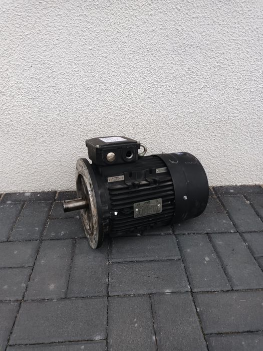 Silnik elektryczny 4kW.  2800obr.  400V.