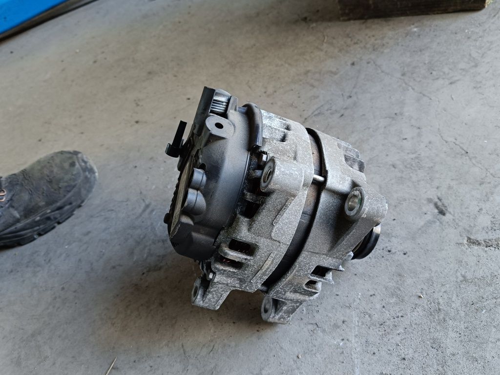 Alternator Citroen C4 Picasso II Peugeot 308 1.6 blue HDI