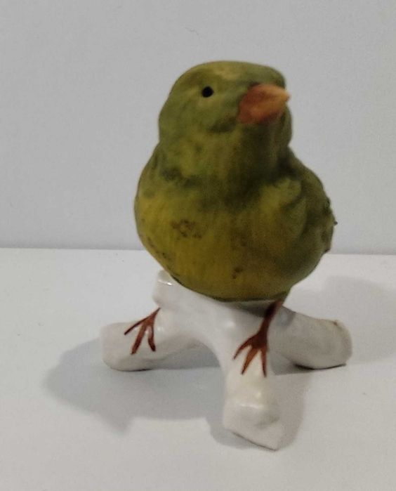 Goebel - Ave em porcelana - Tentilhão?