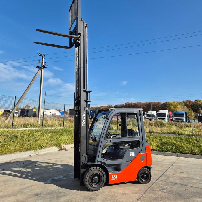 TOYOTA 1,5 тон Кабіна