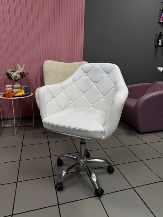 Перукарське крісло б/у