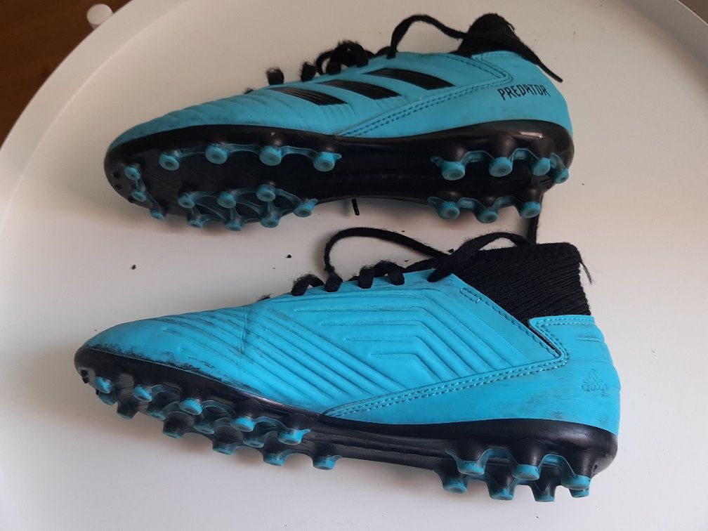 Chuteiras Nike Predator azuis 35