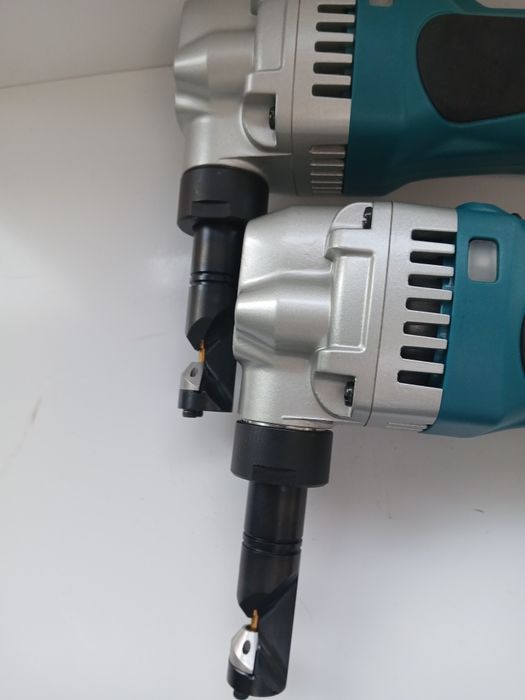 Makita DJN 161 Nożyce do blachy.