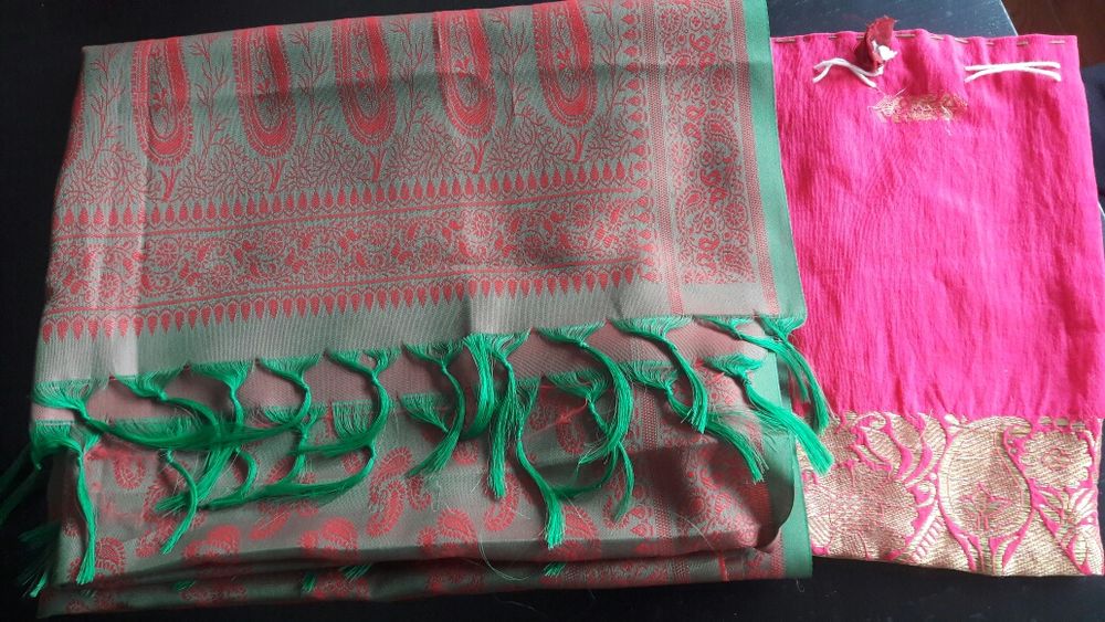 Echarpe com saco artesanal, comprados na Índia