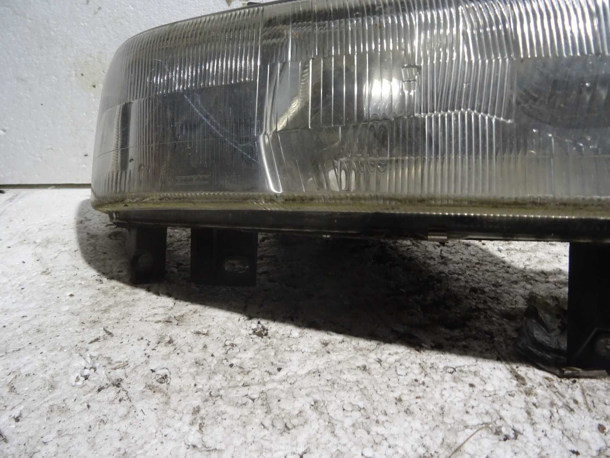 Lampa Prawa Przód Renault Master II