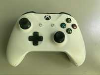Pad do Konsoli Xbox One Biały