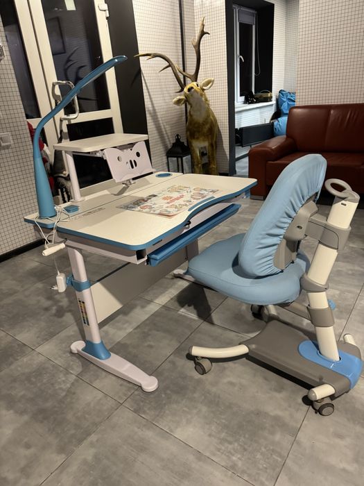 Продам дитячу парту з ортопедичним стільцем