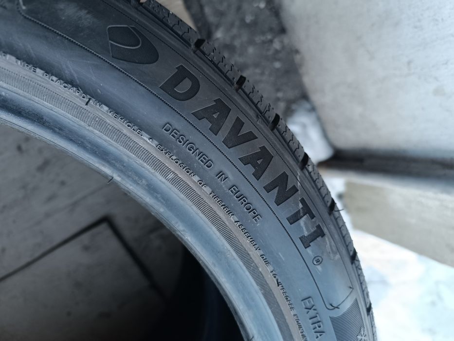 225/45 R19 Davanti