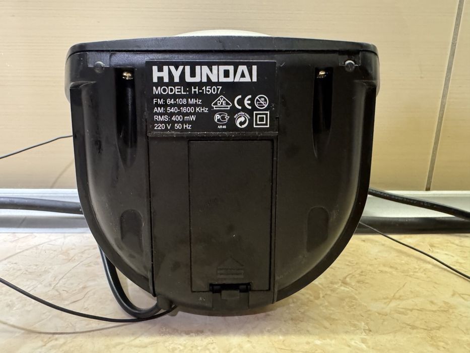 Часы с приемником HYUNDAI, H-1507