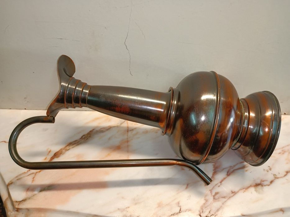 Belíssimo jarro em latão polido "LATARY M DE CAMBRA PORTUGAL" medidas: