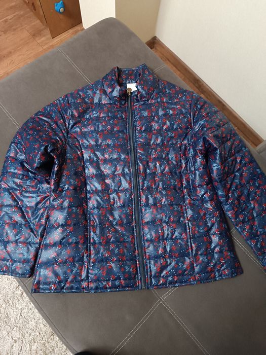 Жіноча куртка L-XL розмір